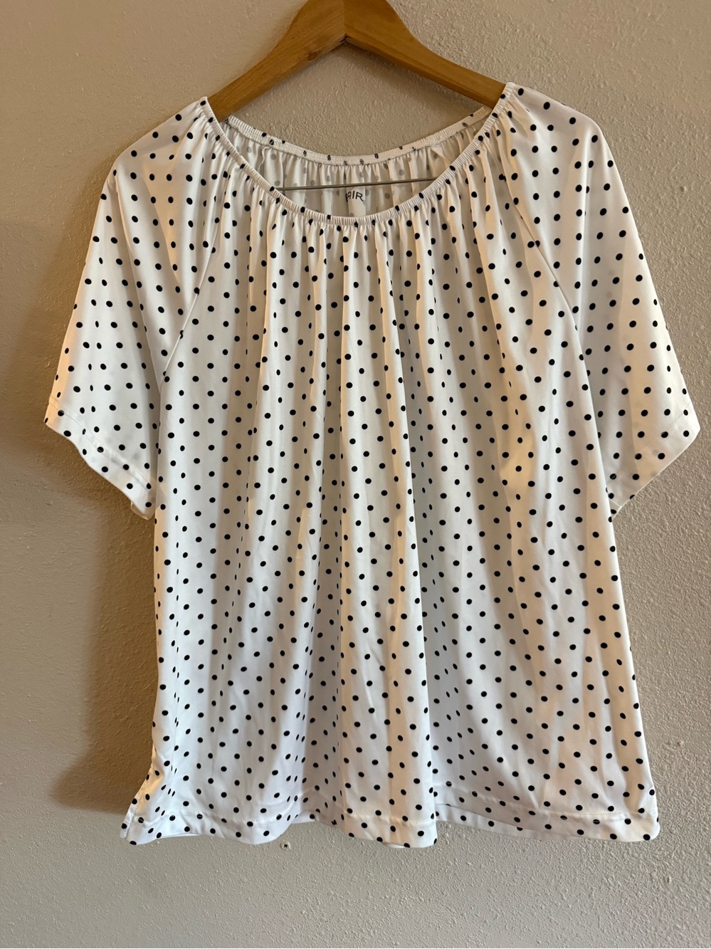 Blair womens white with small black poka dots top size XL
